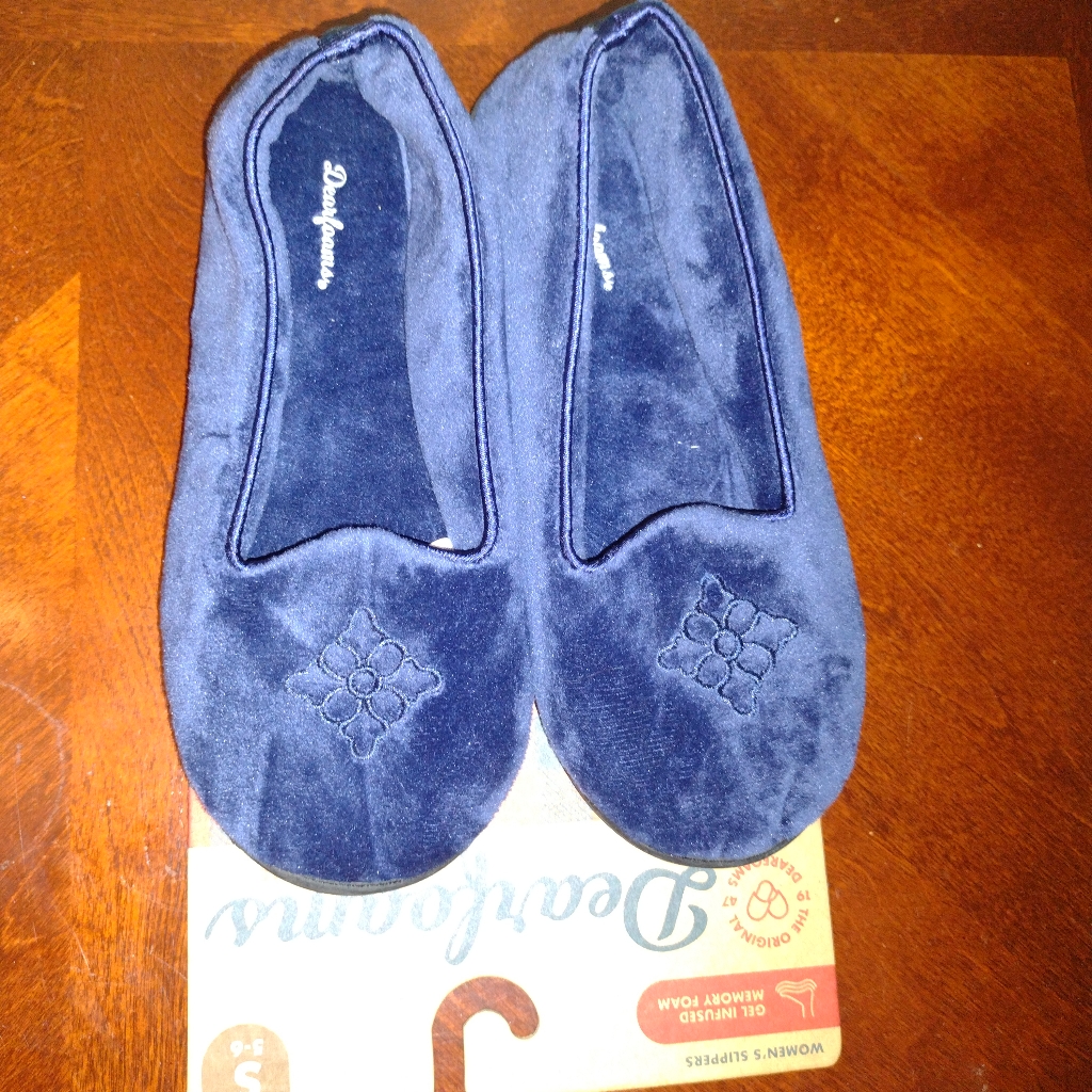 Brand New Dearfoams Slippers Size 5-6 For Big Girls Navy Blue